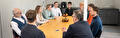 Het team van Looden Sterenborg in overleg aan tafel